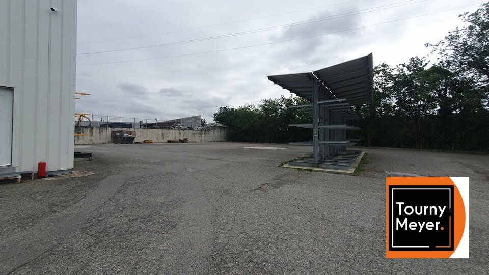 LOCAL COMMERCIAL