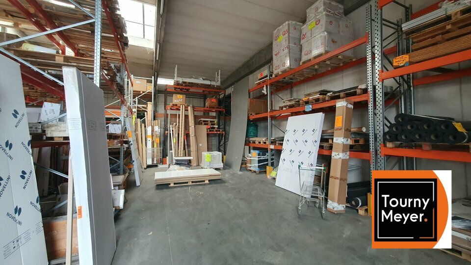 LOCAL COMMERCIAL