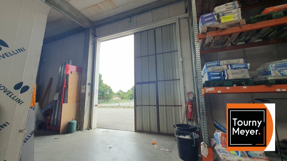 LOCAL COMMERCIAL