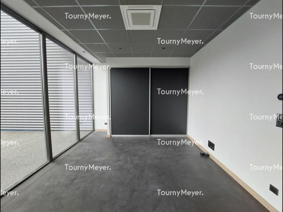 LOCAL D'ACTIVITES
