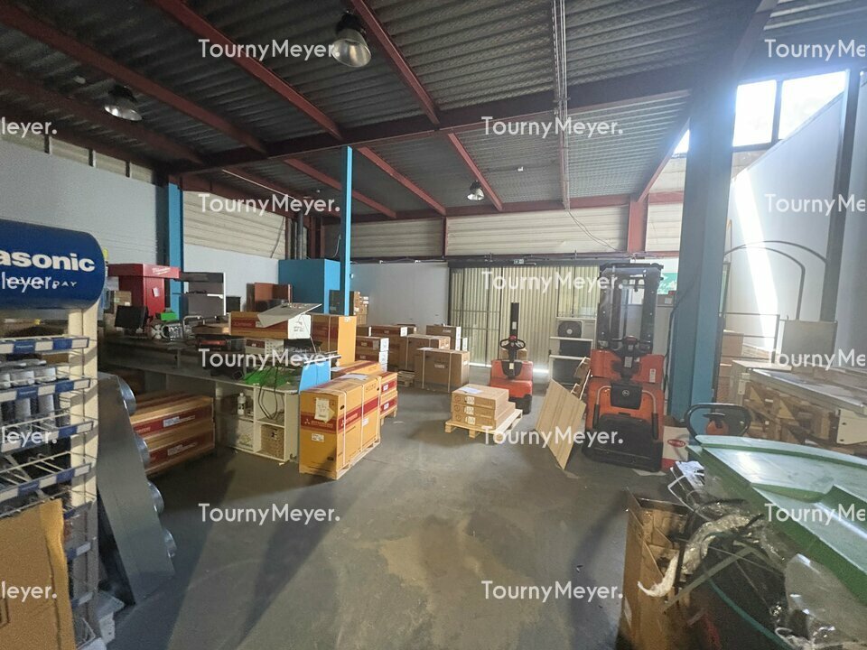 LOCAL D'ACTIVITES