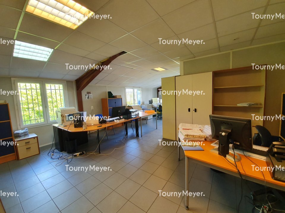 LOCAL D'ACTIVITES