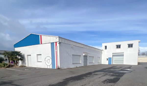 Vue extérieure du bâtiment industriel