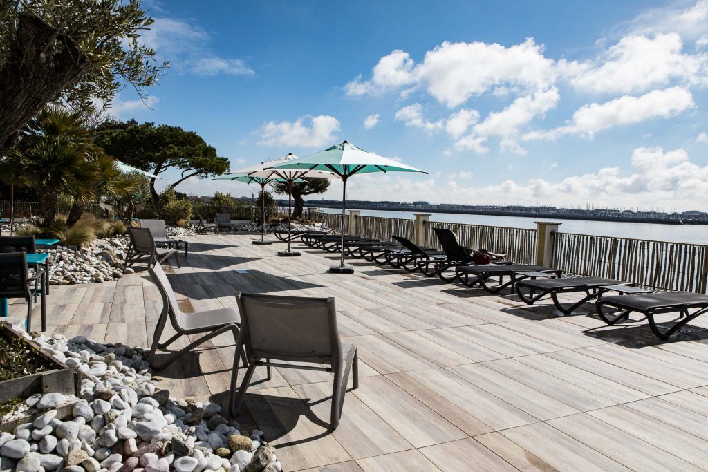 terrasse hôtel Les Brises La Rochelle