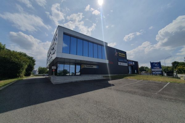 Locaux de Veolia dans la zone d'activités d'Yvrac