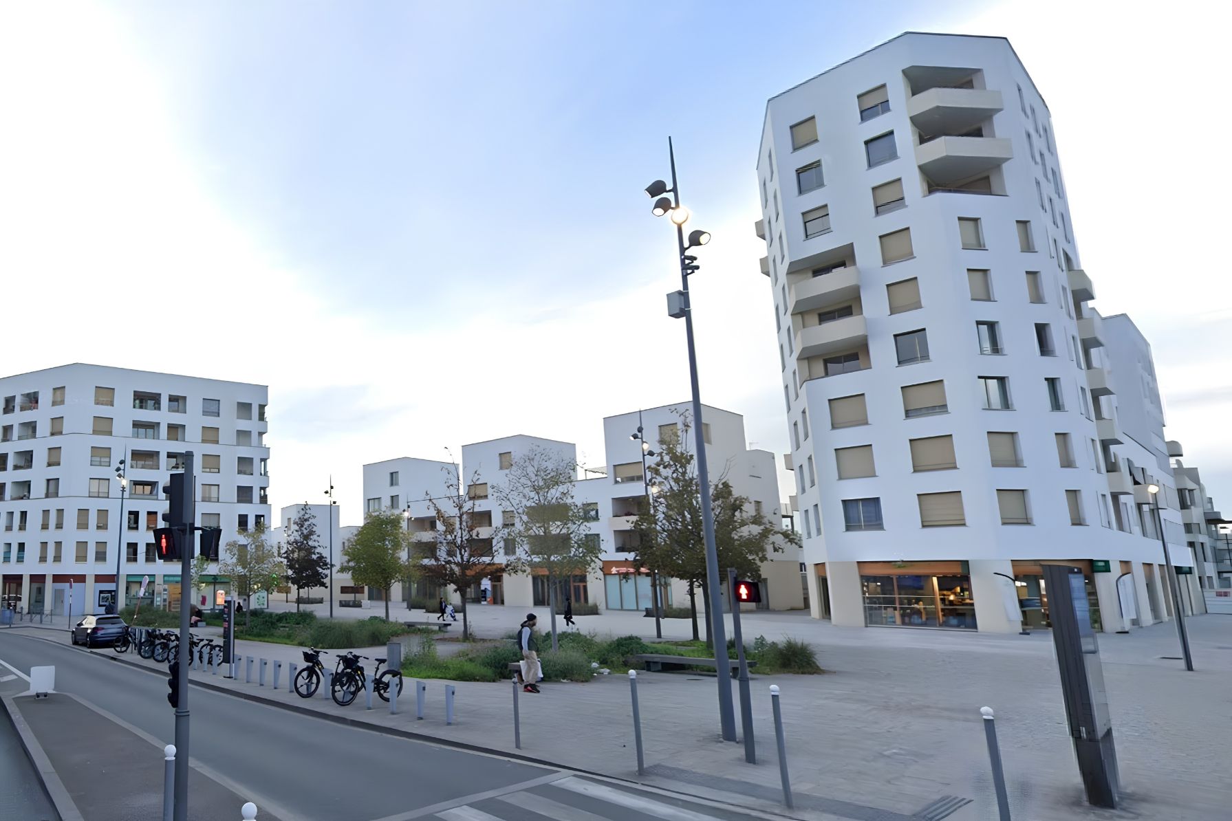 Cession Investisseur Actifs Commerciaux Villenave