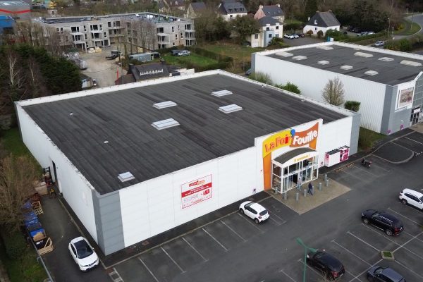 Vue aérienne du magasin la Foir'Fouille de Lannion